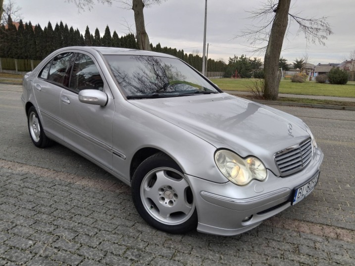 Mercedes-Benz C-Klasa W203 C240 * 2.6 V6 170KM * 5500zł