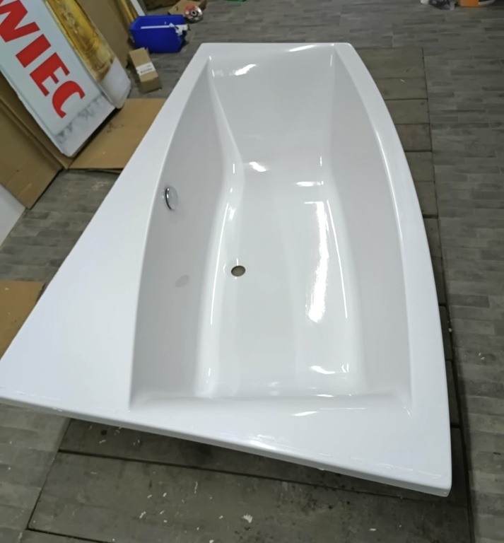 Wanna asymetryczna lewa 150x90x58cm