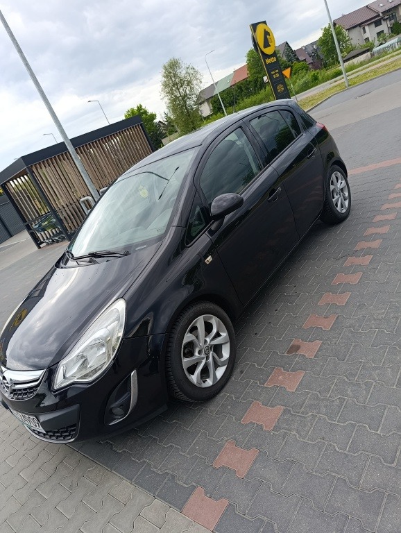 Opel Corsa D 1.4 benzyna 100km 2012