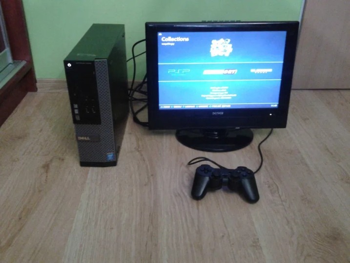 Konsola Retro PC z ok.10 tys.gier + pad + kable + monitor