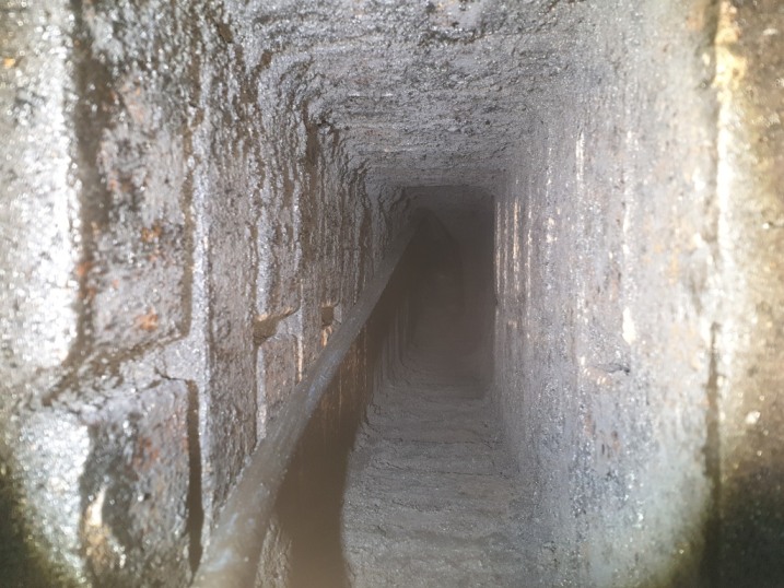 czyszczenie kominów metodą mechaniczną w Ostrołęce i okolicach