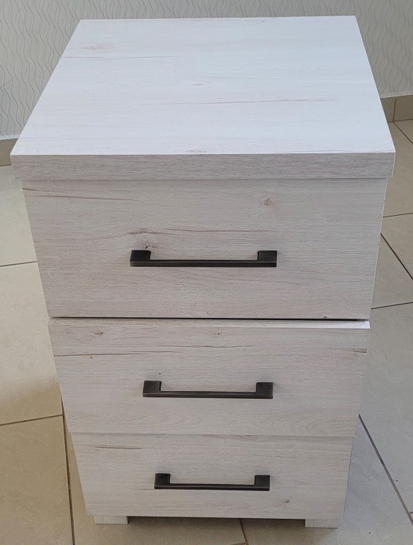 Sprzedam Biurka, Kontener, Fotel