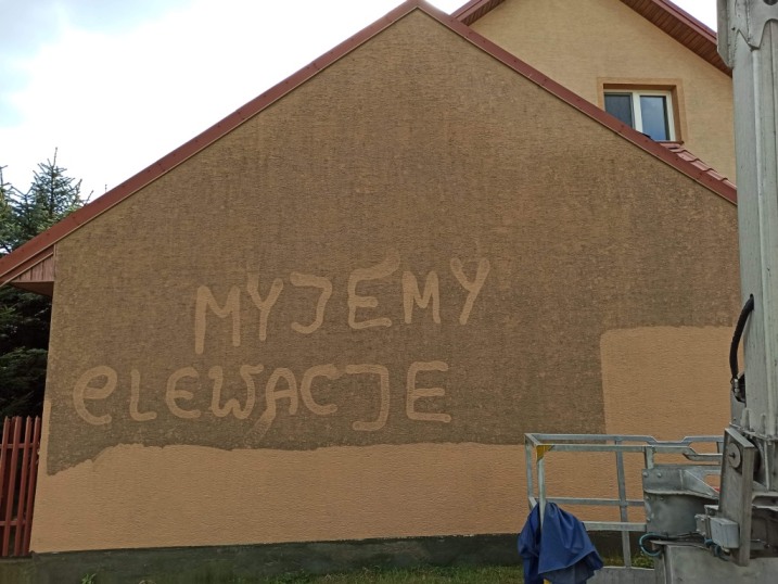 Kompleksowe mycie i malowanie elewacji oraz dachów