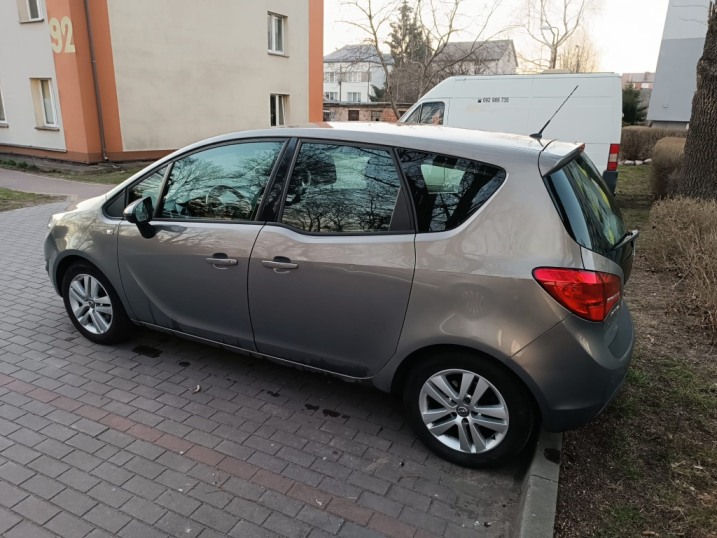 Opel Meriva 2011r. 1.4 turbo benzyna