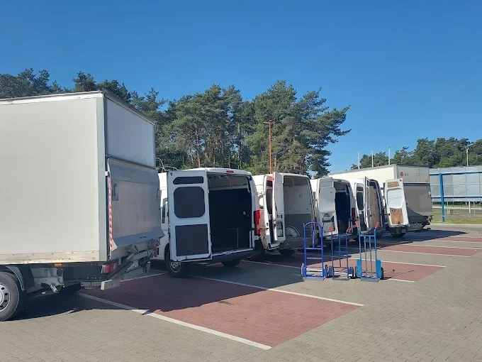 KOMPLEKSOWE PRZEPROWADZKI NA TERENIE CAŁEGO KRAJU - LOKALNA FIRMA Z OSTROŁĘKI