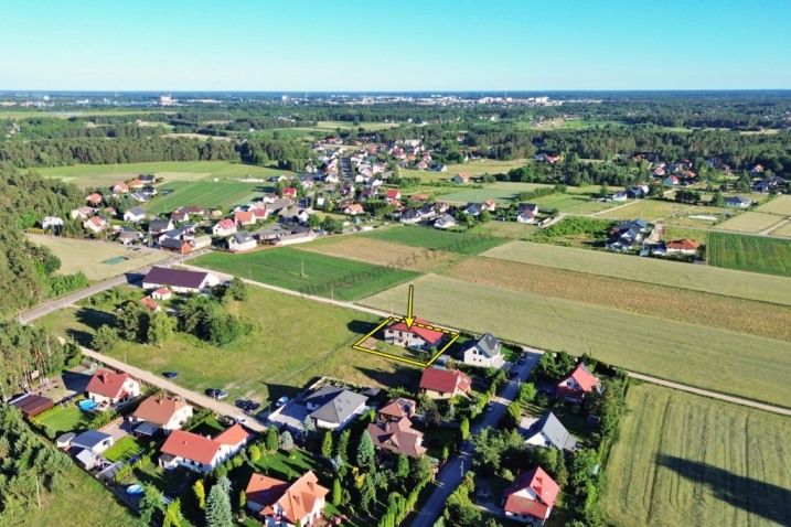 Przestronny dom z 2 wysokimi garażami | Białobiel | 10,91 ar