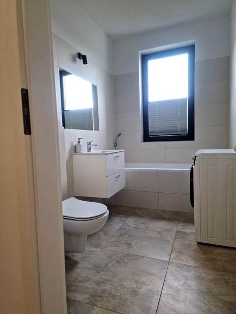 Do wynajęcia 50m2 / dwa pokoje / nowy budynek / przy galerii