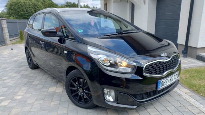 KIA Carens