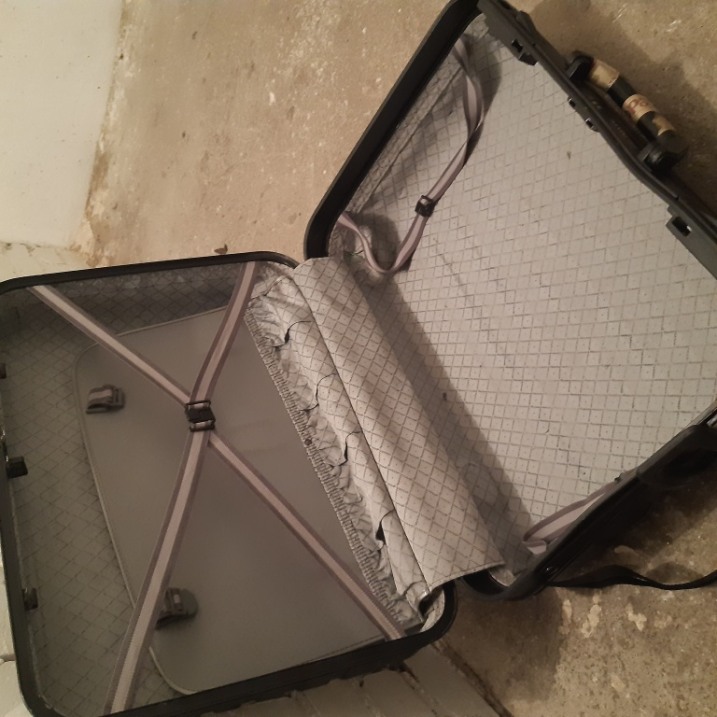 Walizka BELMONTE używana tanio