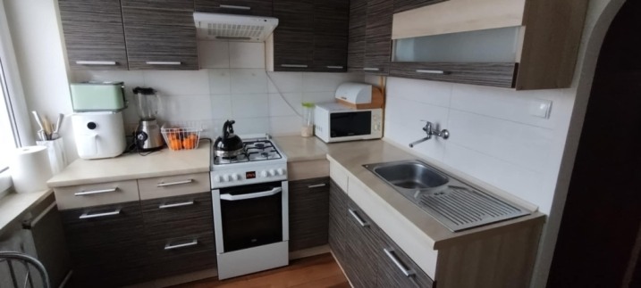 Sprzedam 2 pokojowe mieszkanie IV pietro - 38, 48 m²