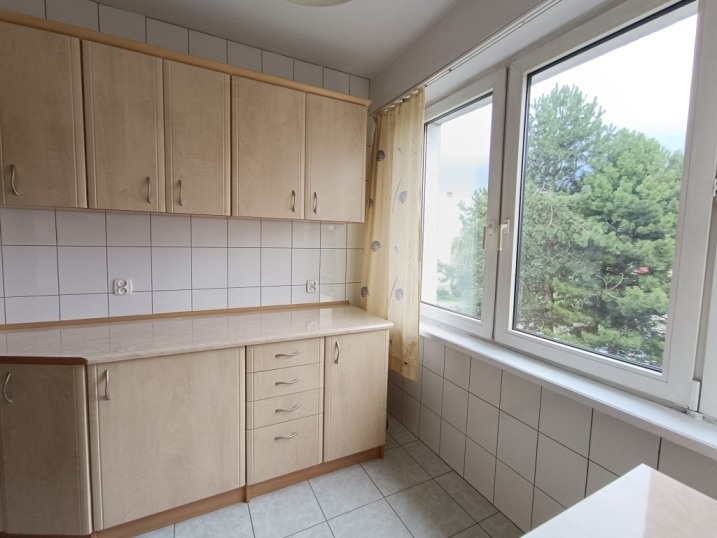 2 pokoje 2 piętro jasne i gotowe do zamieszkania niski czynsz