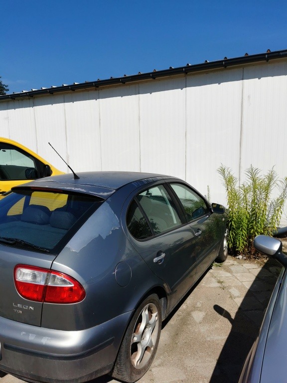 Sprzedam niesprawne auto - Seat Leon I