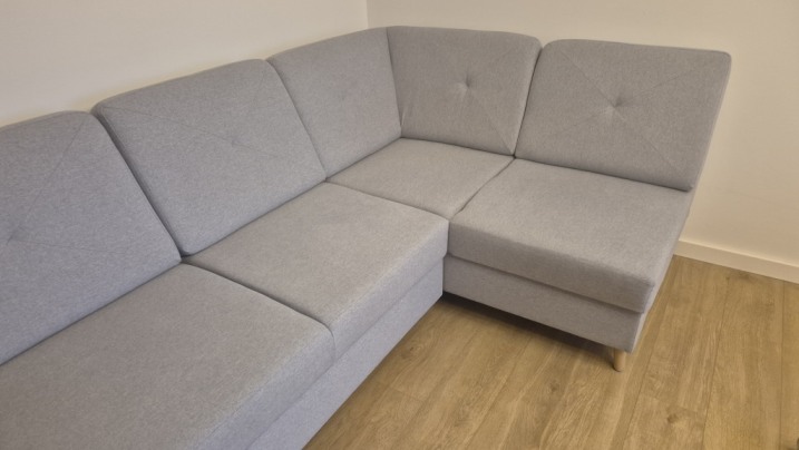 Stylowy narożnik prawy z funkcją spania