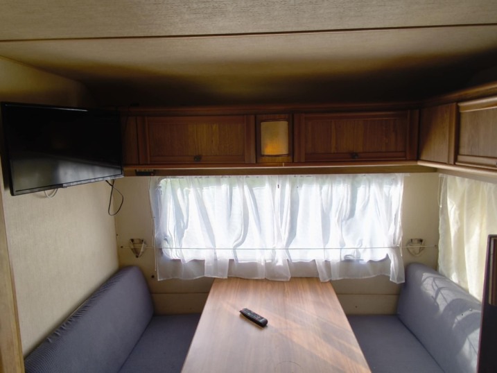 Sprzedam przyczepę kempingowa na działkę