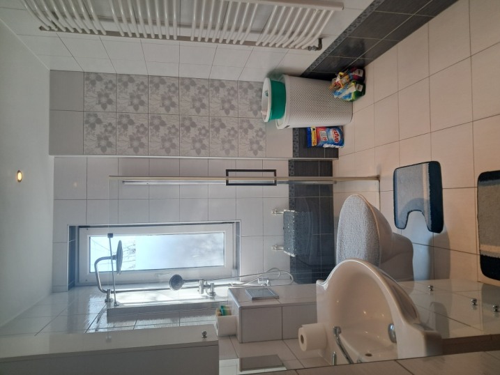 DOM OSIEDLE KWIATOWE, OSTROŁĘKA