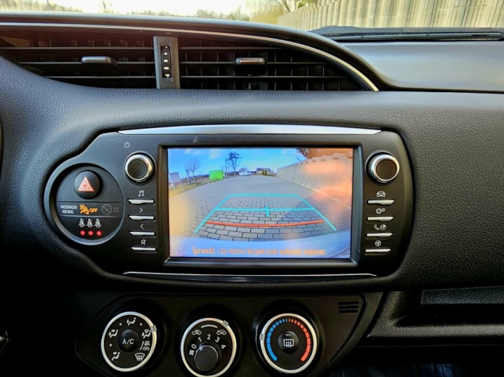 Sprzedam Yaris III 1.5 Benzyna Mały Przebieg Salon Polska