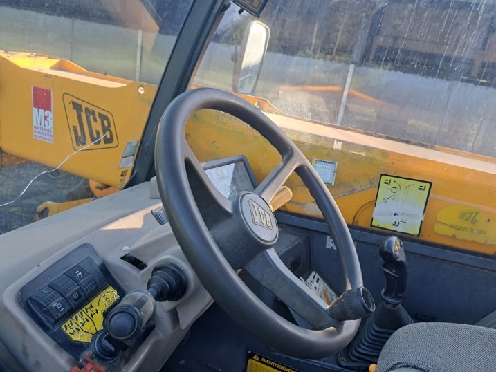 ładowarka teleskopowa jcb
