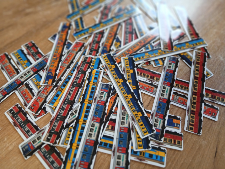 Magnesy EN57 na lodówkę 8 szt. - Magnesiki-Kolejowe.pl