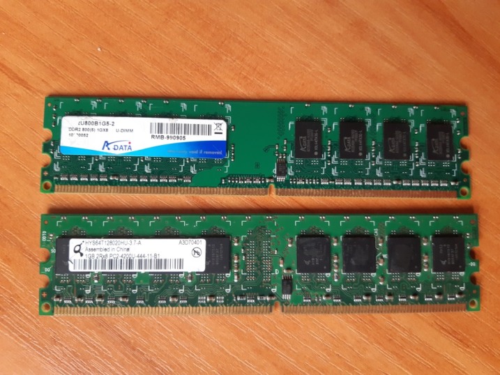 Pamięć RAM DDR2 2 x 1 GB