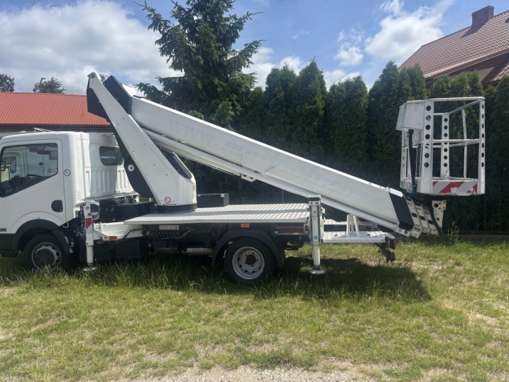 Podnośnik koszowy 27m wycinka drzew mycie malowanie elewacji