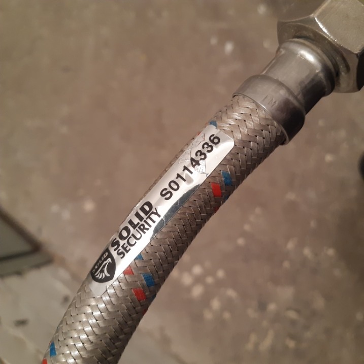 Wężyk przyłączeniowy do wody 3/4" x 3/4" x 600 mm w oplocie stalowym