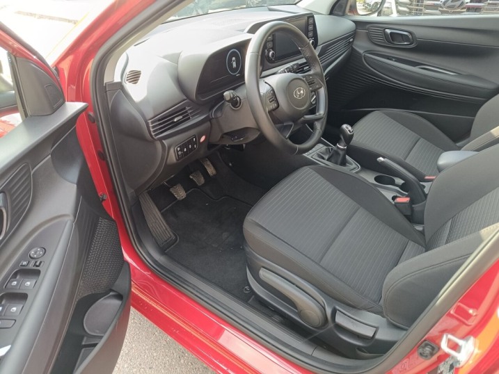 Hyundai i20 2023r. benzyna stan salonowy