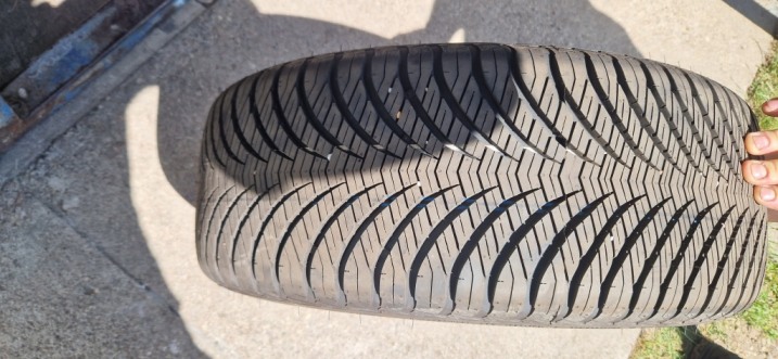 Jak nowe 2szt. całoroczne Goodyear Vector 4Seasons 205/55R16 94H