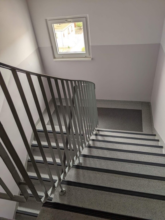 Na sprzedaż mieszkanie 47,18m2 przy ul. Dzieci Polskich . Lokalizacja , która ułatwia życie.