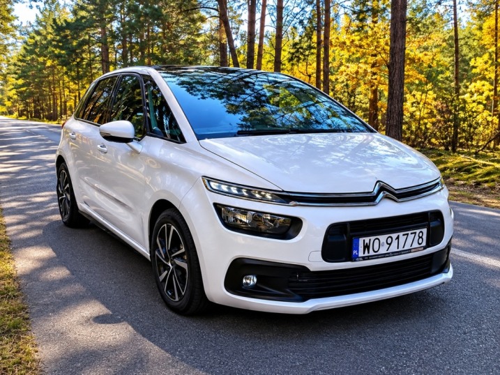 ŁAdne Rodzinne auto