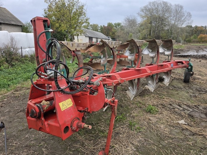 pług 4+1 kverneland vario