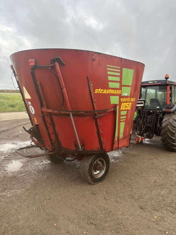 Paszowóz STRAUTMANN 1050