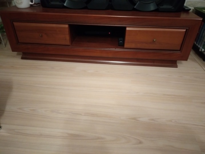 Sprzedam stół, 6 krzeseł, komodę i szafkę RTV