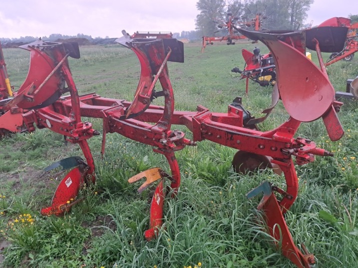 pług 3 vogel noot na resorze /jak kverneland