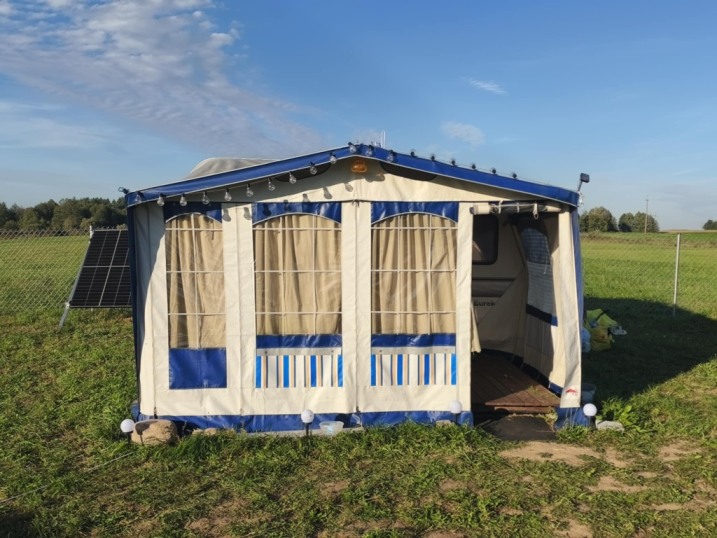 Sprzedam przyczepę kempingowa na działkę