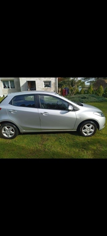 Sprzedam samochód prywatny Mazda 2