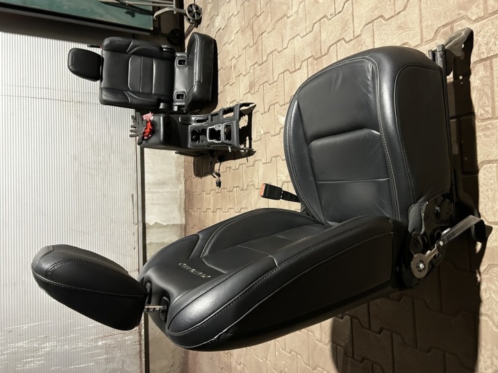 Sprzedam fotele +Kanapa +Tunel do Jeep Wrangler JL 18-Skóra Overland
