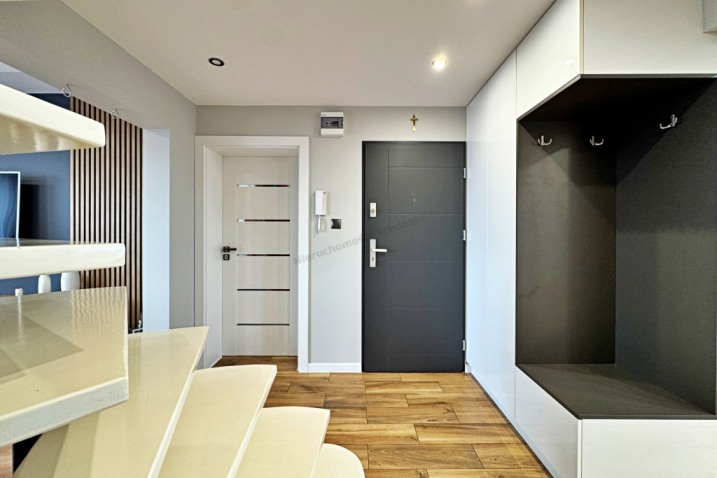 4-pokojowe, dwupoziomowe mieszkanie | V piętro | centrum