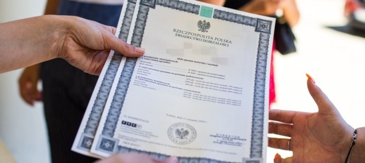 Kup średnie, mature, wyższe wykształcenie w 7 dni.