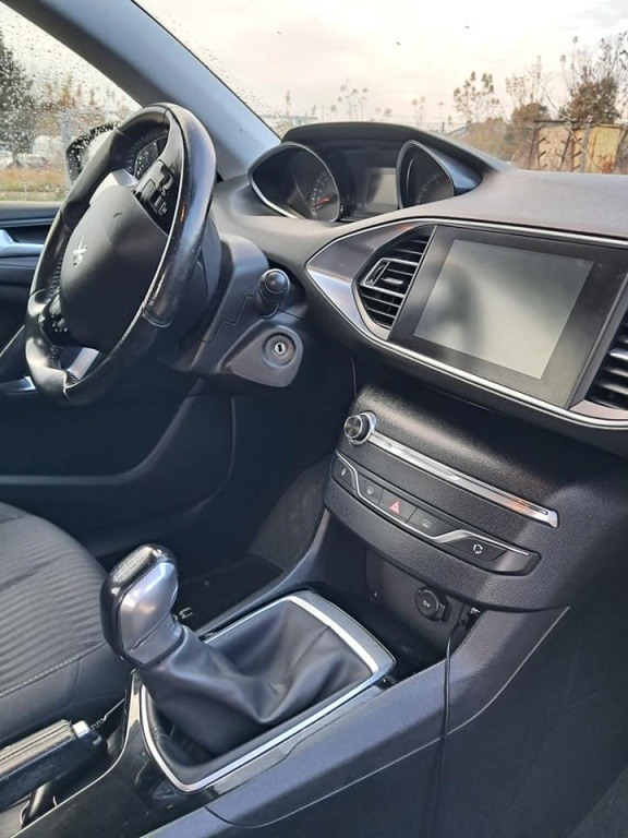 Peugeot 308 SW, 1.6 diesel, 2015 rok, przebieg 149 700 km - polski salon