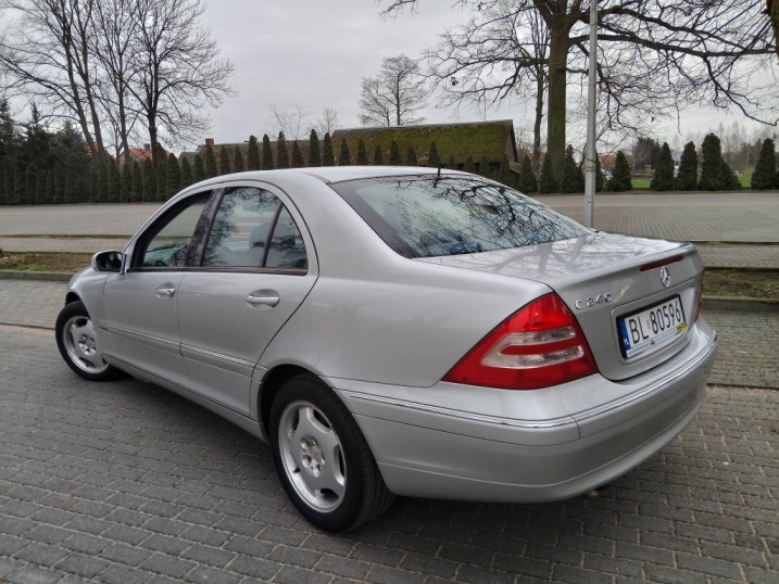 Mercedes-Benz C-Klasa W203 C240 * 2.6 V6 170KM * 5500zł