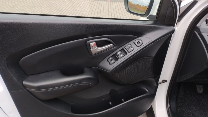Hyundai IX35 klima /czujniki parkowania