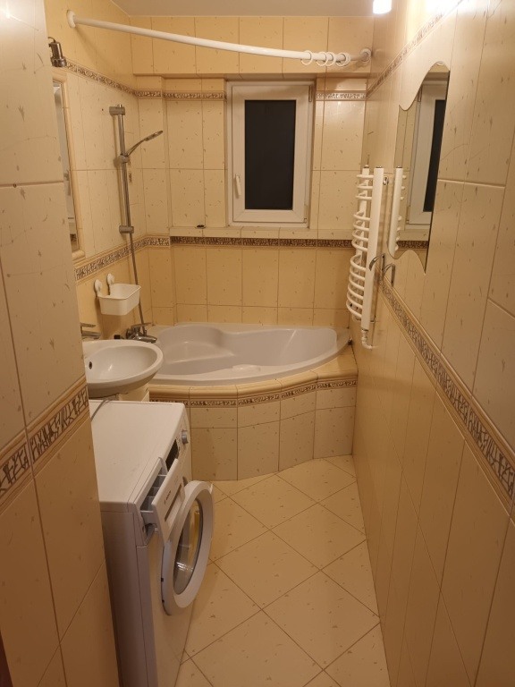 Mieszkanie 60 m2, 3 pokoje, duży balkon, osiedle Centrum, Sikorskiego