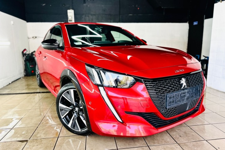 Peugeot 208 II serwisowany w ASO