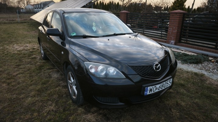 Mazda 1.6 benzyna z hakiem
