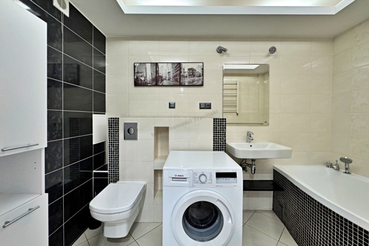 4-pokojowe, dwupoziomowe mieszkanie | V piętro | centrum