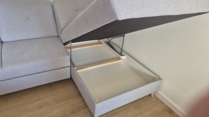 Stylowy narożnik prawy z funkcją spania