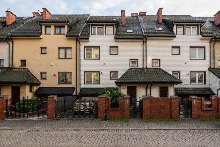 Przestronny dom w doskonałej lokalizacji. Możliwa zamiana na mieszkanie!