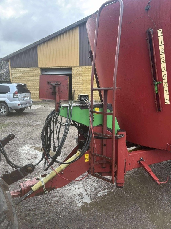 Paszowóz STRAUTMANN 1050