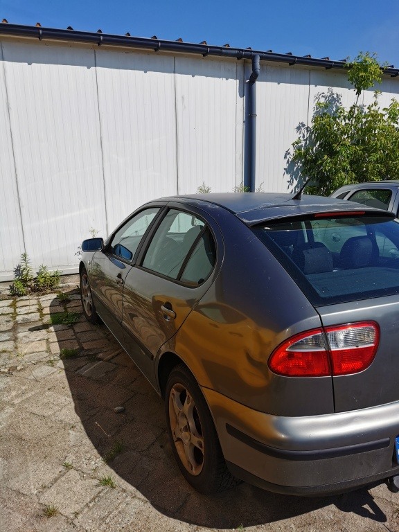 Sprzedam niesprawne auto - Seat Leon I