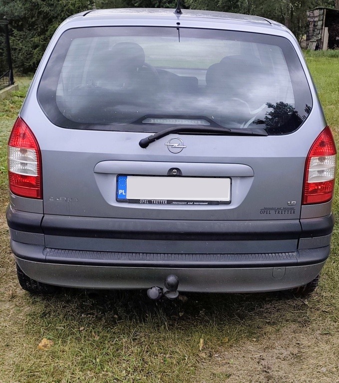 Opel Zafira A 1.8 125 KM, wersja Elegance, 2003 r. — 7 os.